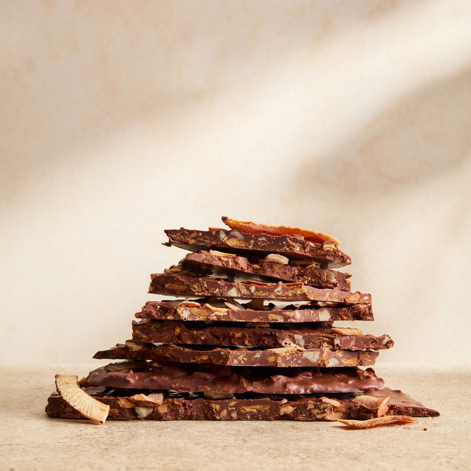 Chocolate Quebra Quebra Coco com Castanha do Pará a Granel | 100g - Foto 2